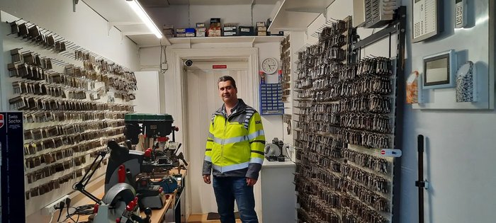 Falke Schwarzauge als ADAC Partner im Ladengeschäft