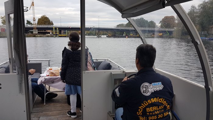 Falke Schwarzauge bei einem Berliner Einsatz auf dem Wasser