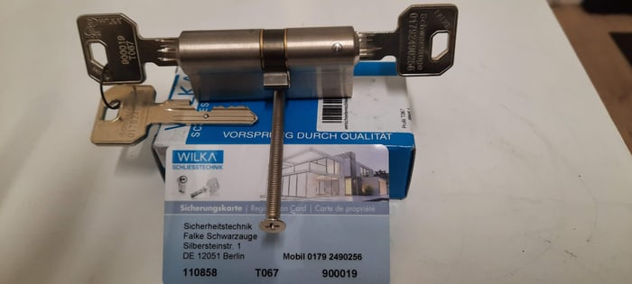 WILKA Sicherheitszylinder mit Schlüsseln und Sicherungskarte
